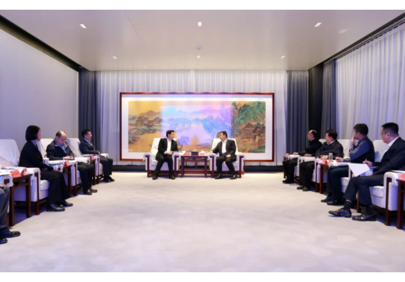 白忠泉董事长与怀柔区委书记、怀柔科学城党工委书记张强会谈